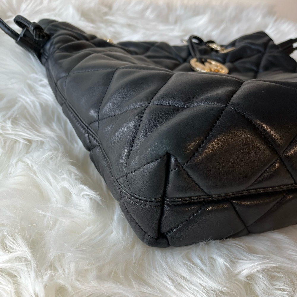 MK vintage quilted lambskin leather purse GUC - Picture 6 of 9